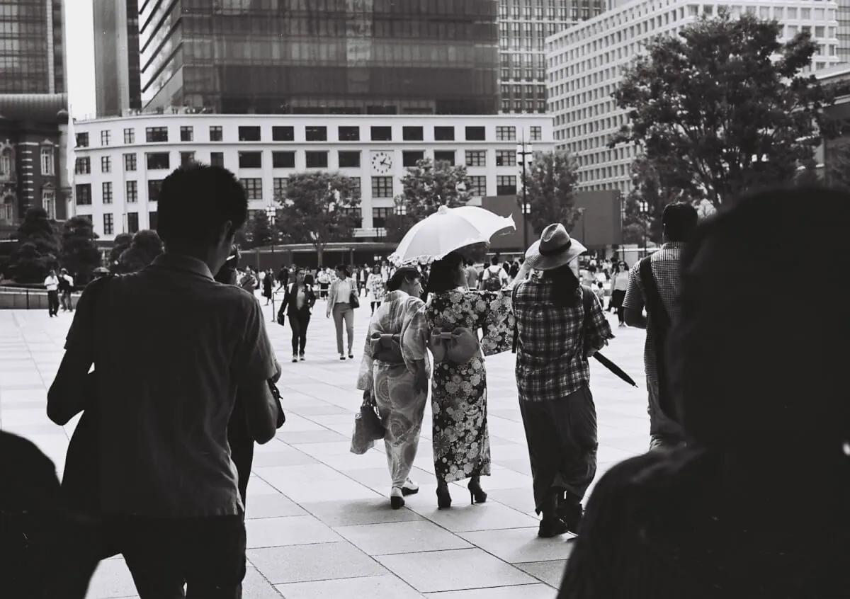 東京駅出口にて着物姿
