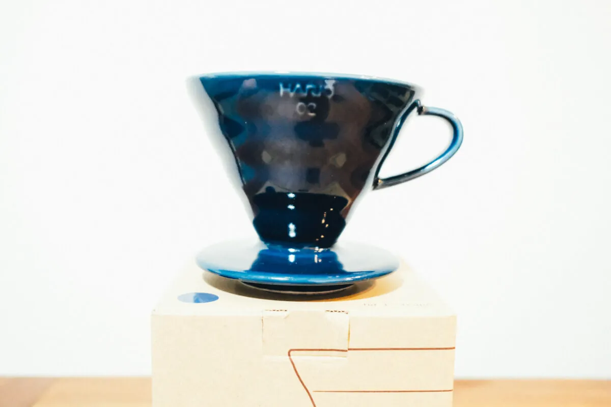 イルカナ×HARIO陶器のコーヒードリッパー「紺青」