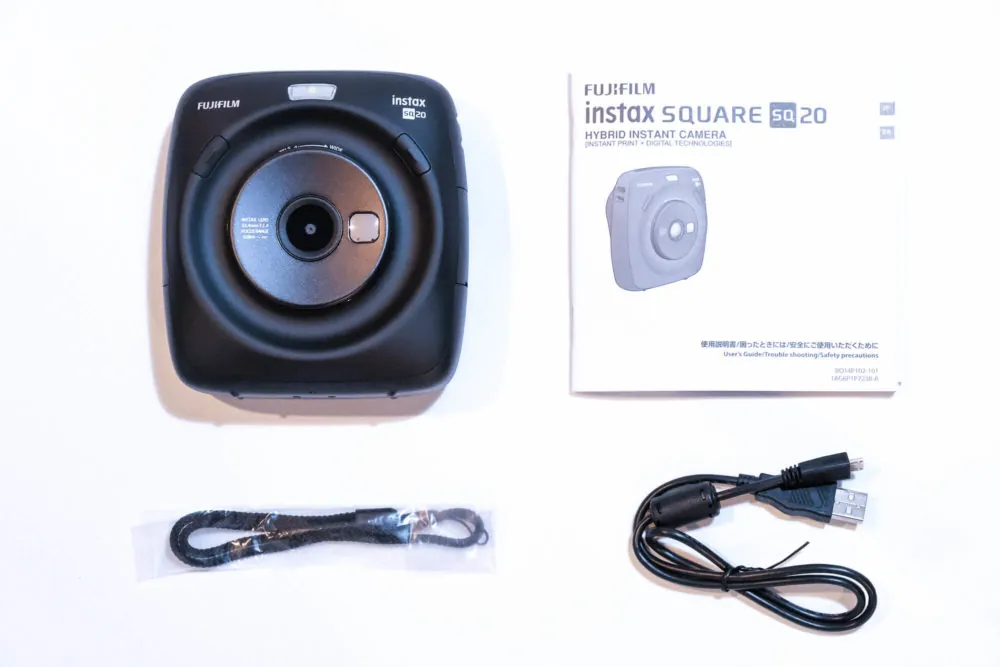 instax SQUARE SQ20内容物