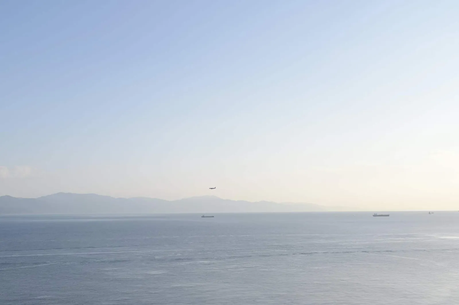 【Vol.2】瀬戸内海、愛媛県の興居島の海と空。