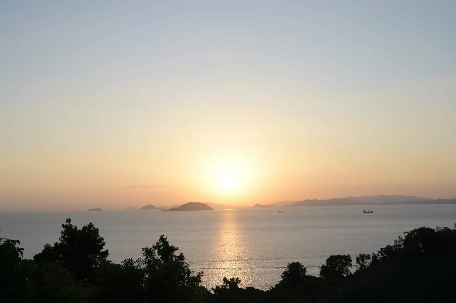 【Vol.2】瀬戸内海、愛媛県の興居島の海と空。