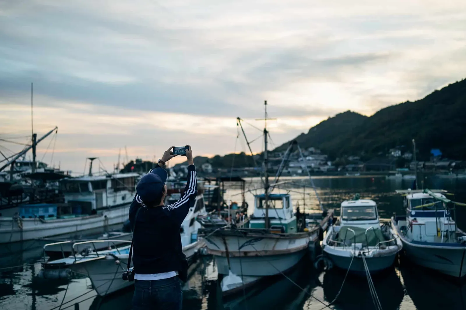 Nikon Z 6とZ 35mm/F1.8で秋の鞆の浦の街並みとか