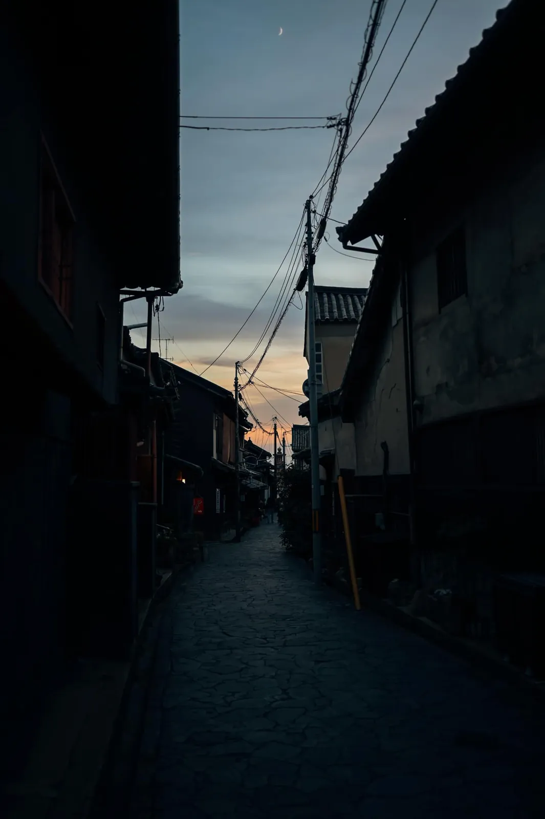 Nikon Z 6とZ 35mm/F1.8で秋の鞆の浦の街並みとか