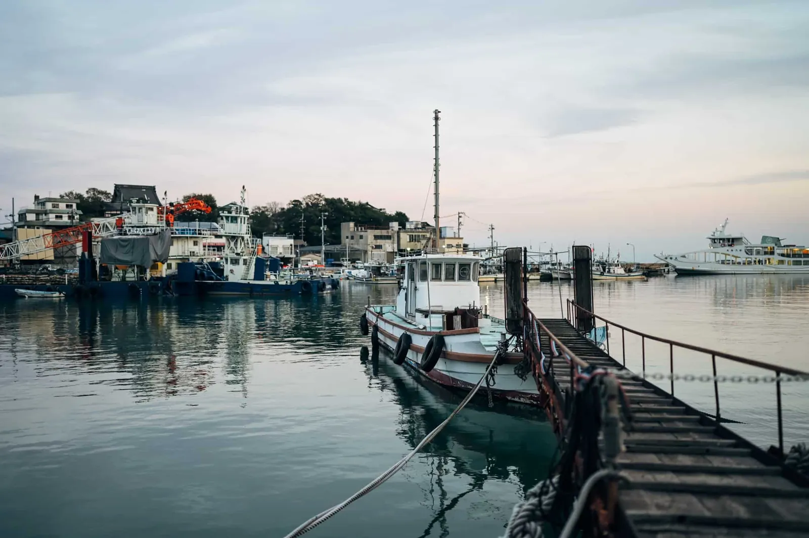 Nikon Z 6とZ 35mm/F1.8で秋の鞆の浦の街並みとか