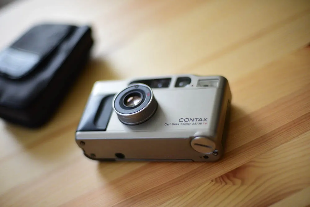 高級コンパクトフィルムカメラCONTAX T2を買いました。