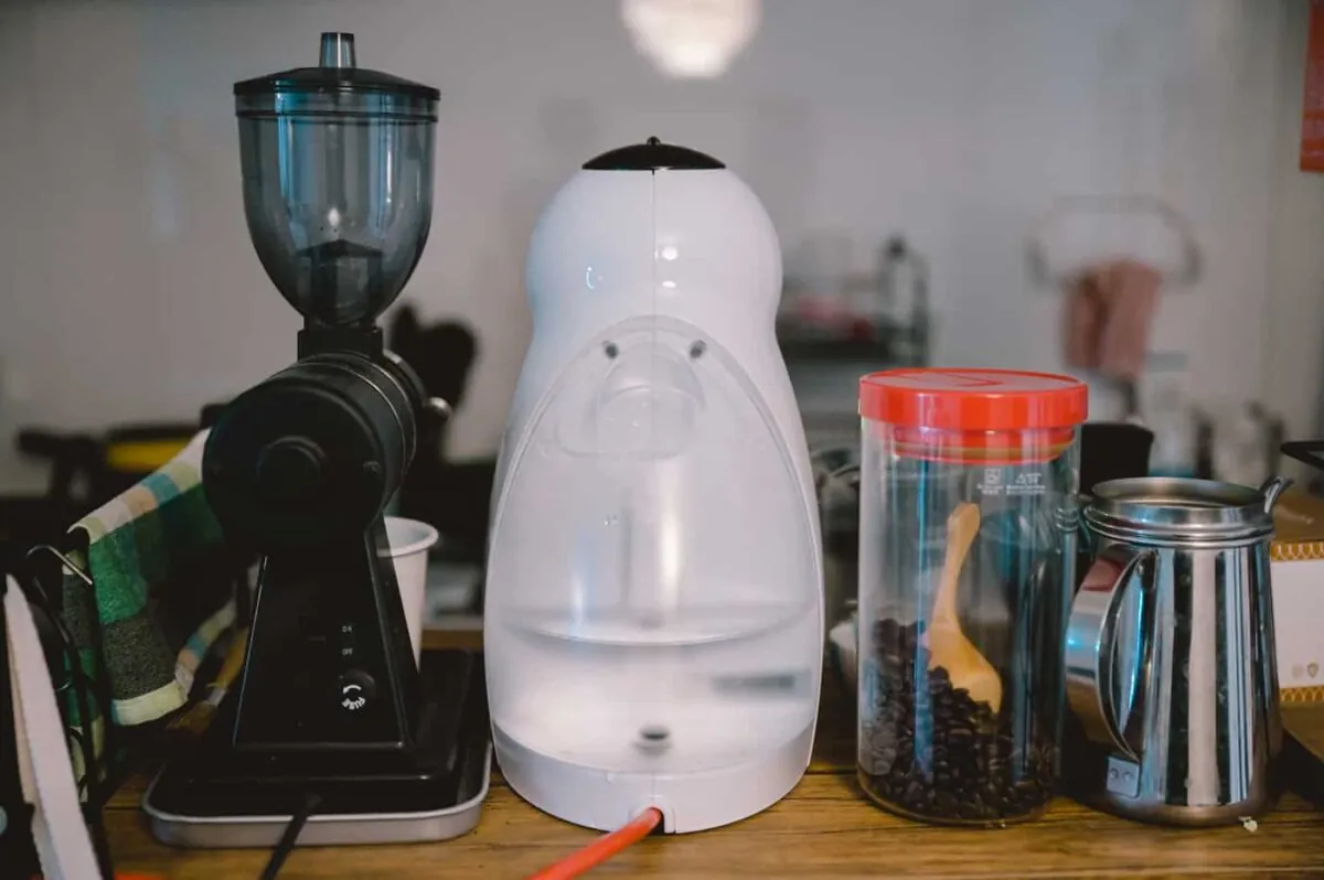 カプセル式コーヒーマシン ネスカフェ ドルチェ グスト ジェニオ アイ