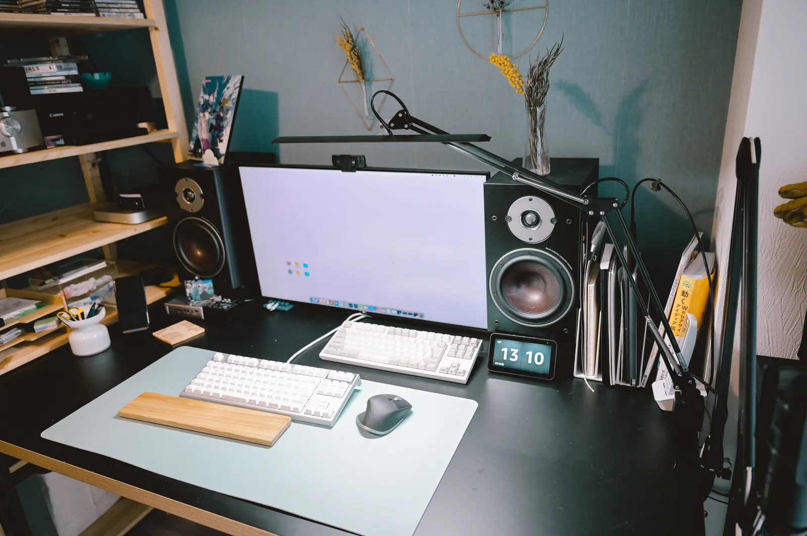 フリーランスエンジニアのデスク環境は日々めまぐるしく変化する