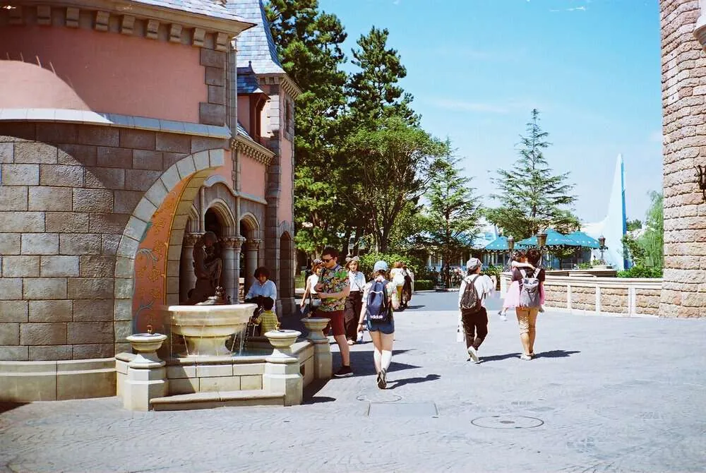 CONTAX T2とLomo100のディズニーランドがすごくエモかった